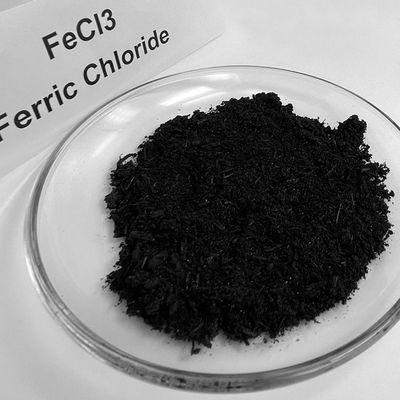 Tinh thể màu nâu sẫm FeCL3 Sắt clorua sắt III Clorua khan 7705-08-0 để xử lý nước